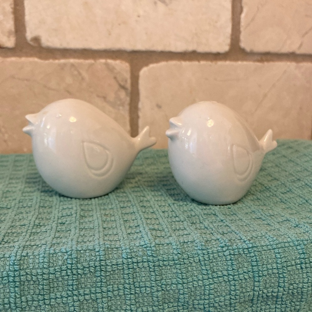 White porcelain bird salt & pepper shakers